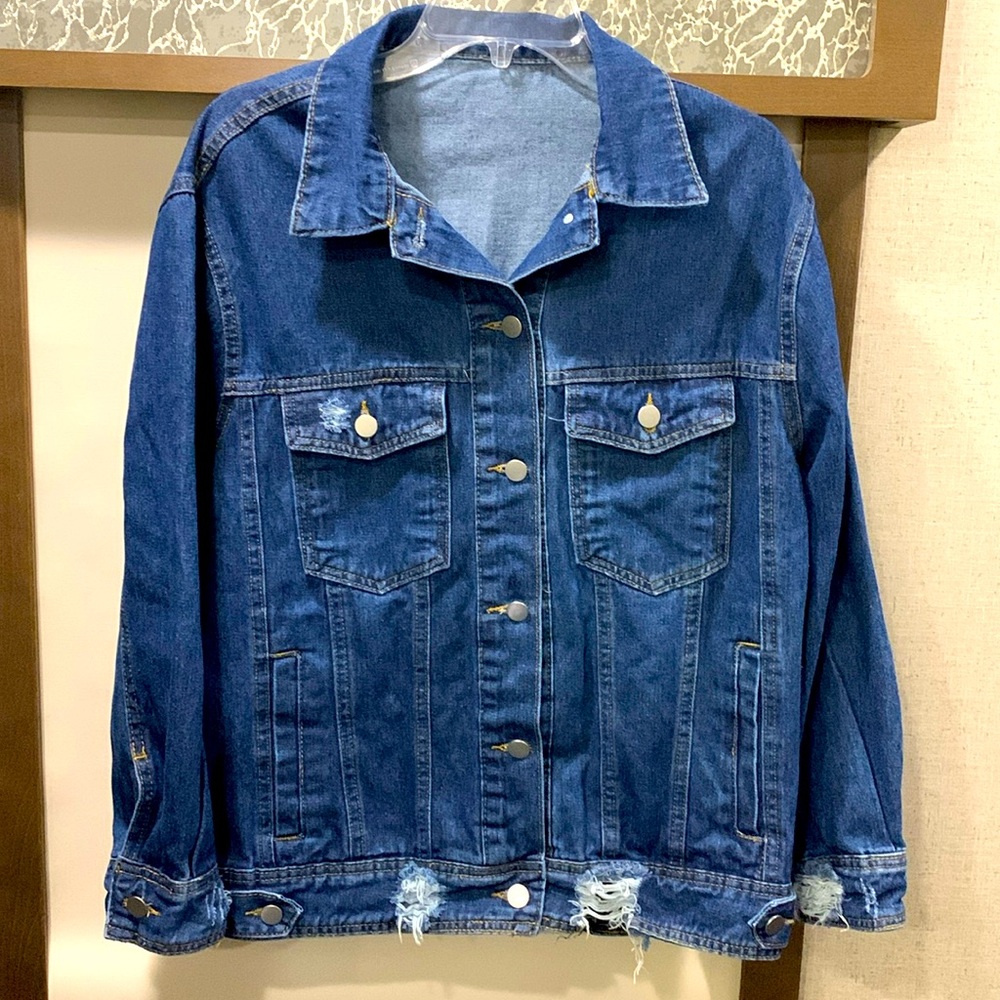 Denim distressed Jacket Women’s Sz 1X Button down 6-Pocket Classic For all Ages - Picture 1 of 9